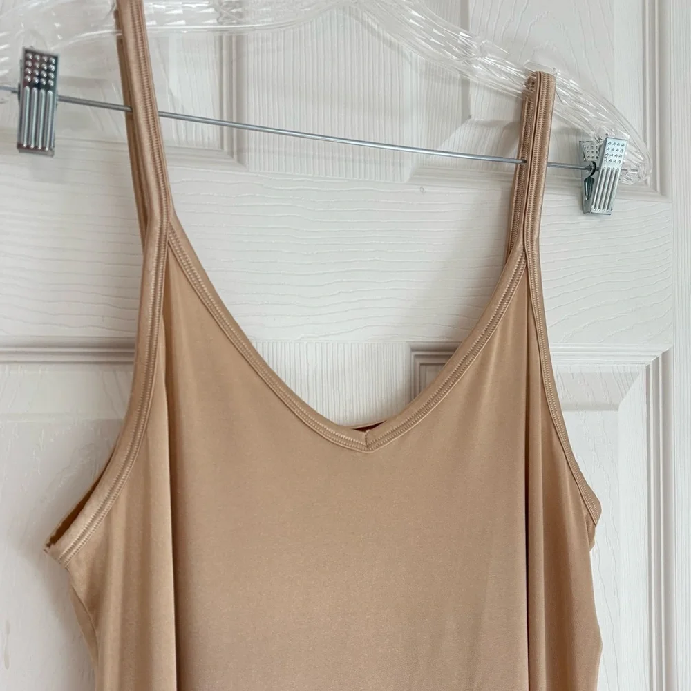 Vanity Fair Damask Neutral Reversible Neckline Full Slip size 38 - Picture 4 of 9